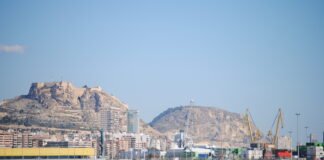 Transición Ecológica estima nuevas alegaciones planteadas por los vecinos al proyecto de la nueva terminal de graneles del Puerto de Alicante