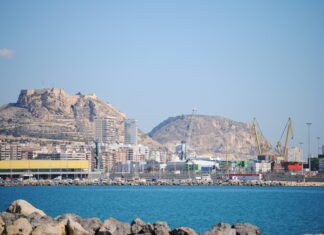 Transición Ecológica estima nuevas alegaciones planteadas por los vecinos al proyecto de la nueva terminal de graneles del Puerto de Alicante