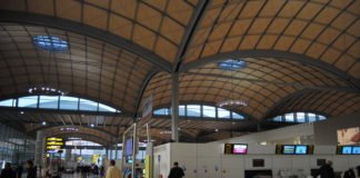 Alicante exige al Gobierno de España un paquete de medidas para evitar el colapso del turismo