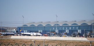 El Consell Valenciano exige al Gobierno de España “activar ya” la segunda pista del aeropuerto de Alicante-Elche y la ampliación de Manises