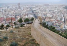 Alicante limita la circulación en la ronda del Castillo por obras en la red de saneamiento