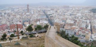 Alicante limita la circulación en la ronda del Castillo por obras en la red de saneamiento