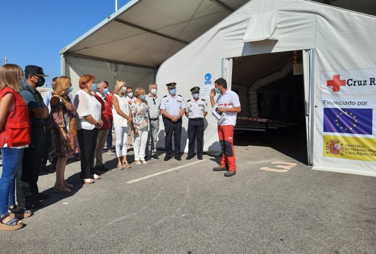 Alicante ya ha acogido en el Hospital de Campaña a 97 personas llegadas en patera contagiadas por covid-19