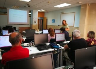 El SEF de Murcia mantiene en agosto su programa de talleres gratuitos que ayudan a las personas en desempleo a encontrar trabajo