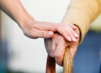 Madrid renueva la atención residencial a 200 personas mayores dependientes