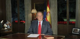 El rey emérito Juan Carlos I comunica al rey Felipe VI su decisión de abandonar España