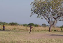 Mueren nueve niños en Uganda tras haber sido impactados por un rayo mientras jugaban fútbol