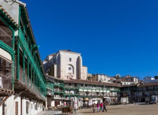 Díaz Ayuso impulsa el turismo de proximidad con la nueva web promocional de Villas de Madrid