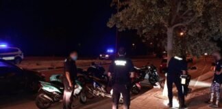 La Policía Local de Alicante aborta una carrera de ciclomotores en Avenida de las Naciones