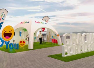 Andalucía se vuelca con sus turistas a través de actuaciones originales en toda su costa