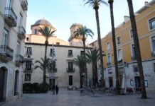 Alicante suplica a Sanidad que se permita a los pubs de copas el uso limitado de las terrazas para salvar sus economías