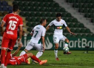 El edil de Seguridad felicita a la afición del Elche por su comportamiento y le anima a seguir el posible ascenso desde casa