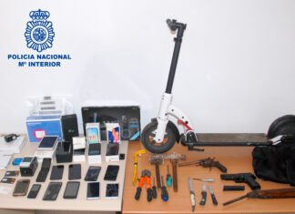 La Policía Nacional detiene a los presuntos autores de dos robos con violencia a repartidores de pizzas en Orihuela