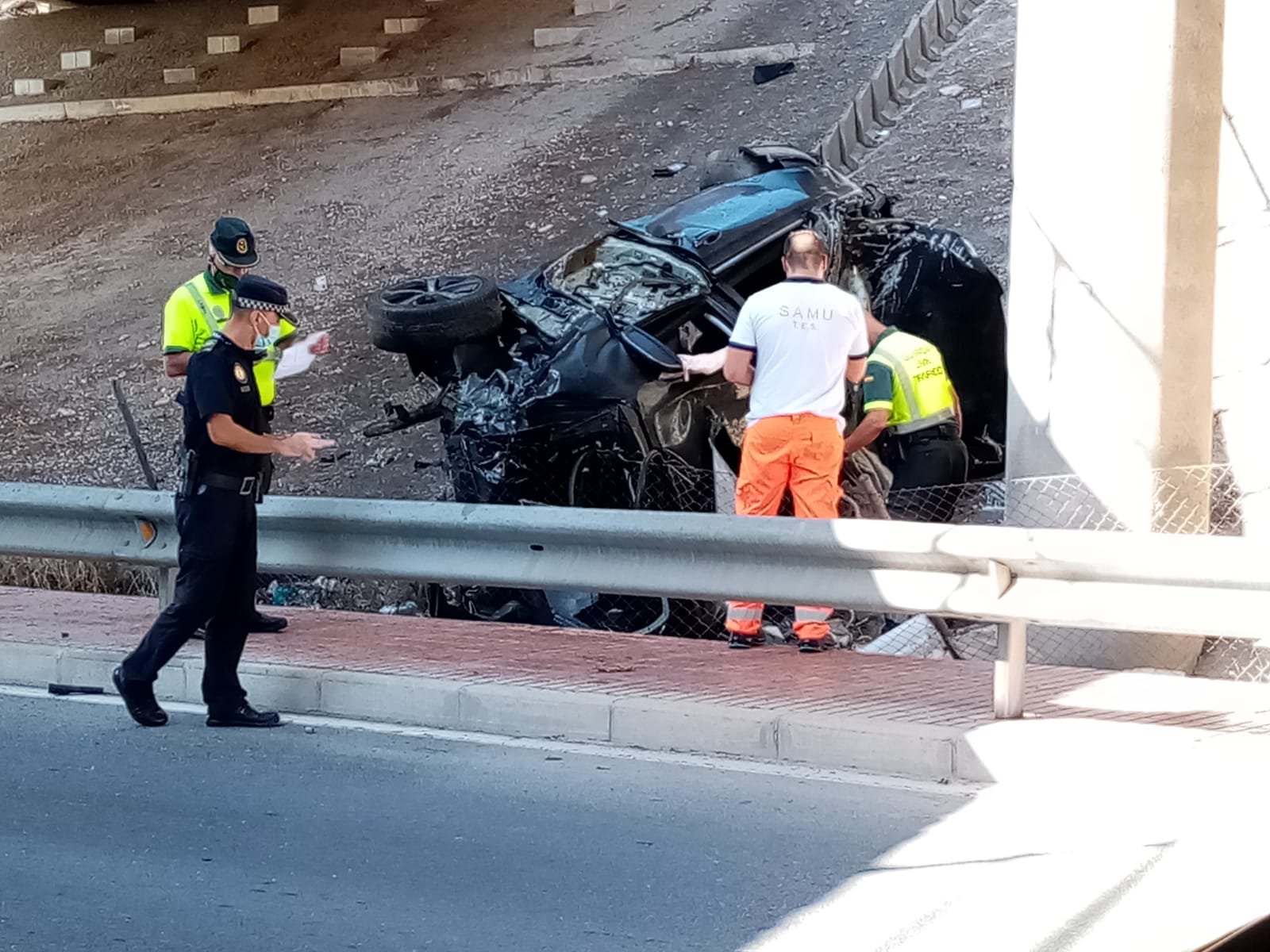 Espectacular accidente en la autopista AP7 entre Benidorm y Altea a la altura de l´Alfàs del Pi Espectacular accidente en la autopista AP7 entre Benidorm y Altea a la altura de l´Alfàs del Pi