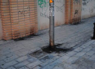 Ayuntamiento de Alicante y UTE distribuyen un kit gratuito de limpieza para los dueños de mascotas