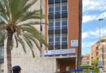 La Policía Nacional ha conseguido detener al presunto autor del robo en más de veinte taquillas de un centro de salud en Elche