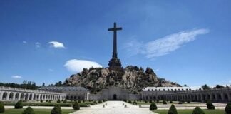 El gobierno socialcomunista declara la guerra a la Iglesia con sus decisiones para cambiar la historia reciente de España