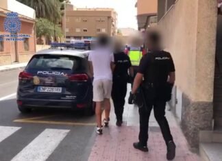 La Policía Nacional ha detenido a un joven por asaltar a una mujer de avanzada edad en su propia casa causándole lesiones con unas tijeras