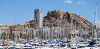 Alicante intentará modificar créditos para adquirir material sanitario y ayudar a los más afectados económicamente debido a la pandemia