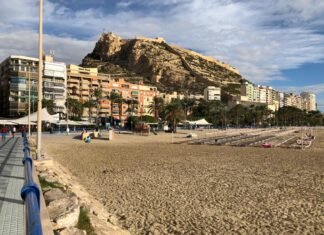 La Playa del Postiguet ha enamorado este verano a 135.000 visitantes de Alicante
