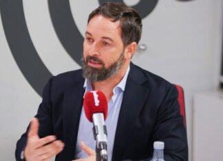 Santiago Abascal pide que Madrid vote un nuevo gobierno regional a la vista del desastre que se avecina por las decisiones de La Moncloa