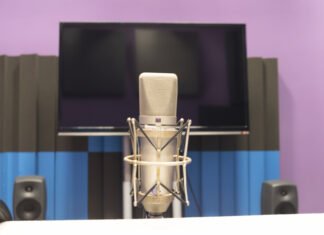 Los intérpretes de doblaje de Murcia cuentan desde hoy con el apoyo del gobierno regional