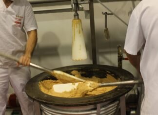 El grupo agroalimentario de 1880, turrones El Lobo y Doña Jimena afronta la campaña navideña con optimismo pese a la crisis generada por el covid