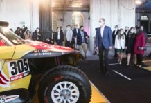 Los Reyes de España y las Infantas visitan las instalaciones de “LAFPABRICA. Fábrica en Premios” en Oviedo