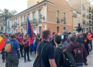 La Falange y España 2000 demostraron con éxito en Benimaclet su amor por España