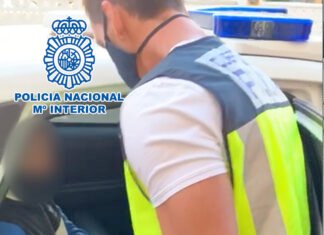 La Policía Nacional detiene en Torrevieja a un estafador huido de la justicia que utilizaba internet para engañar a sus víctimas