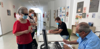 El Ayuntamiento de Alicante realiza un nuevo reparto gratuito de mascarillas a mayores de 65 años