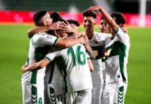 El Elche hace soñar a su afición tras su triunfo frente al Valencia por 2-1 en el Martínez Valero