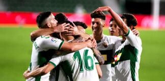 El Elche hace soñar a su afición tras su triunfo frente al Valencia por 2-1 en el Martínez Valero