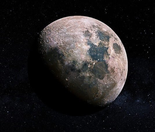 La NASA confirma la existencia de agua helada en microcáteres de la Luna