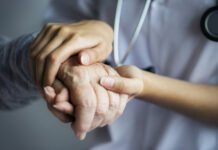 Un total de 26 trabajadores de residencias de mayores se contagian de covid en la Comunitat Valenciana en sólo 24 horas