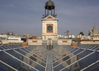 Díaz Ayuso firma un nuevo Decreto para limitar la entrada y salida de Madrid durante el puente