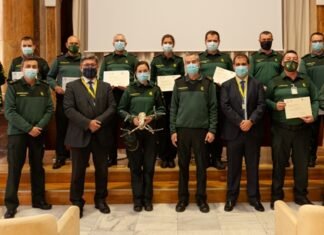 La Universidad de Salamanca forma como pilotos de drones a la policía del aire de la Guardia Civil