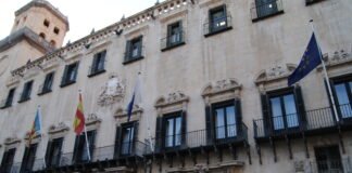 El Ayuntamiento de Alicante dedica 240.000 euros a cursos de alfabetización de adultos