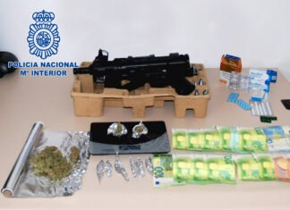 La Policía Nacional ha detenido a dos personas y ha desmantelado un punto negro de venta de drogas al menudeo en Orihuela
