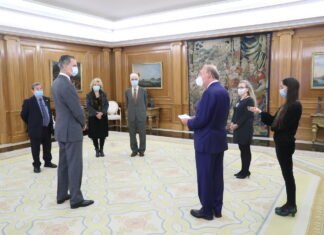 El Rey de España recibe en Zarzuela a la Junta de Gobierno del Ateneo de Madrid en su bicentenario