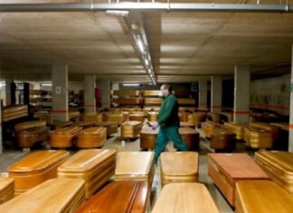 Sanidad anuncia hoy 1.623 muertos más de covid tras presiones de organismos internacionales