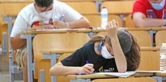 Sanidad confina la residencia universitaria ‘Ausias March’ de València tras detectar 72 casos positivos