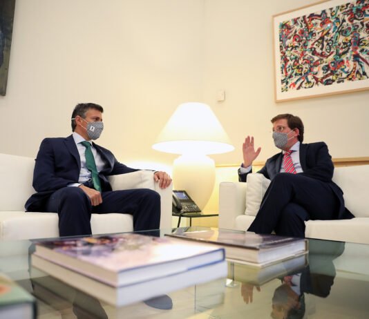 Almeida y Villacís reciben en Cibeles al líder opositor venezolano Leopoldo López
