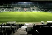 El Estadio Martínez Valero prepara el nuevo sistema de iluminación que exige el fútbol de élite