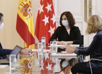 Díaz Ayuso analiza con el sector del transporte de carretera su situación frente al COVID-19