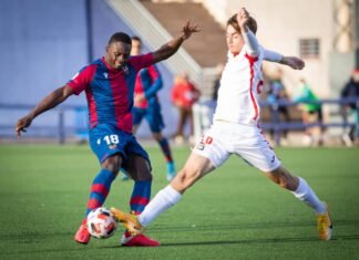 El C.F. La Nucía vence al Atlético Levante en Buñol por 0-1