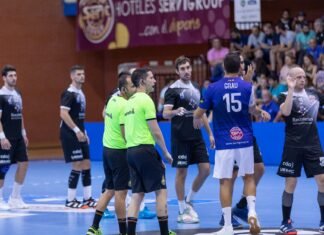 El Balonmano Benidorm vuelve a casa cuando viajaba hacia Irún por covid en el Bidasoa