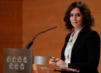 Díaz Ayuso pide a la Unión Europea que valide los test COVID-19 en las farmacias