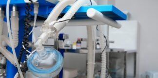 El Hospital Príncipe de Asturias casi ha triplicado la capacidad de su UCI en Madrid debido a la pandemia