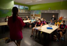 Las enfermeras escolares de Onda llevan 75 días fuera de los colegios esperando la autorización de la Generalitat